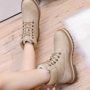 Stivaletti stringati con pelo dentro