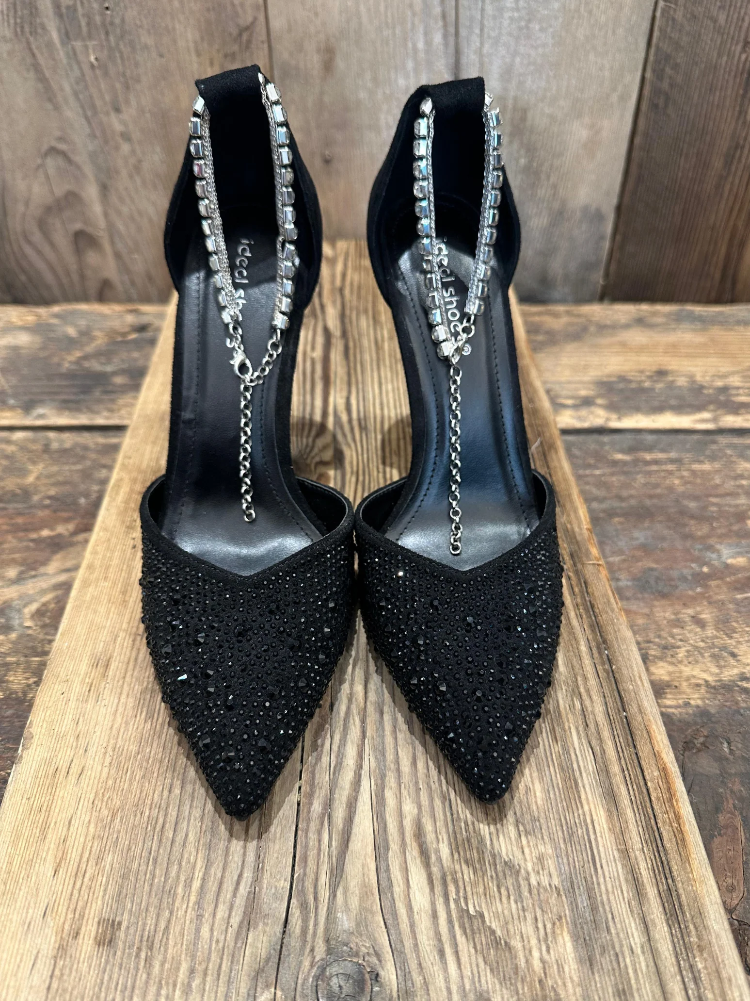 Décolleté nere con dettagli gioiello e strass - immagine 3