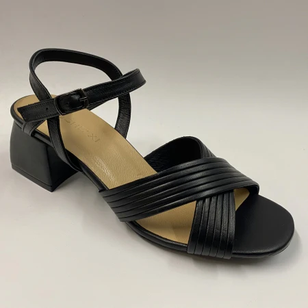 EPOCHE' XI 483 SANDALO A TACCO MEDIO IN NAPPA NERA - immagine 2