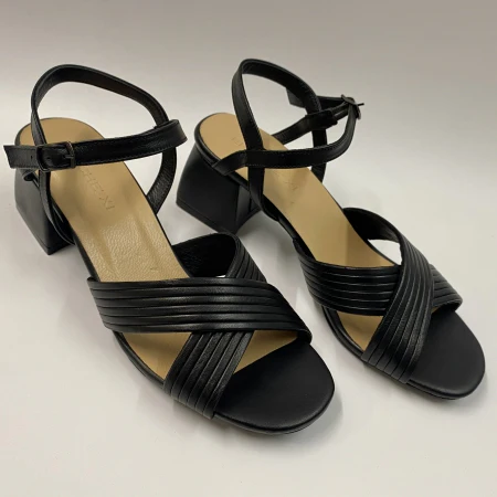 EPOCHE' XI 483 SANDALO A TACCO MEDIO IN NAPPA NERA - immagine 4