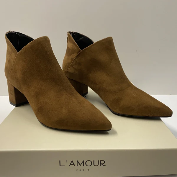 L'AMOUR 108 STIVALETTO IN PELLE SCAMOSCIATA CUOIO CON TACCO FASCIATO - immagine 4