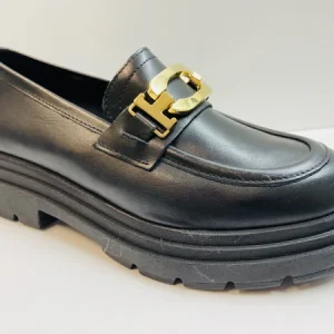 Mamy 04 mocassino in pelle nera con morsetto dorato