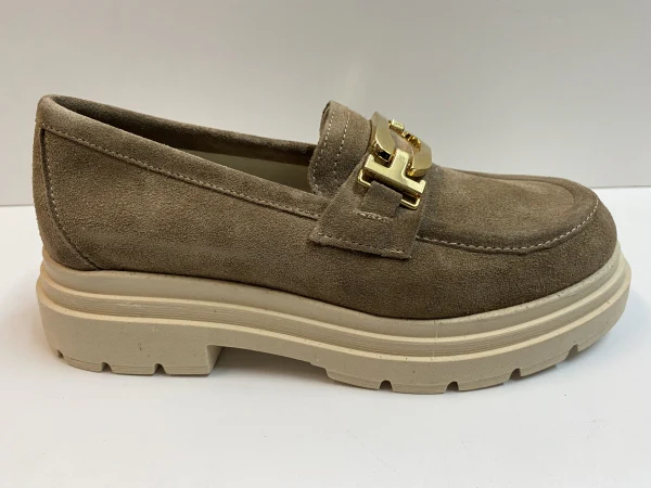 Mamy 04 mocassino in pelle scamosciata beige con morsetto dorato - immagine 3