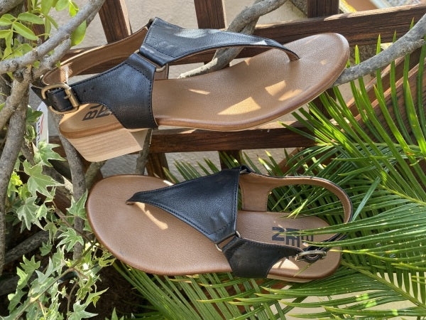 Bueno A7301 sandalo infradito in pelle nero - immagine 4