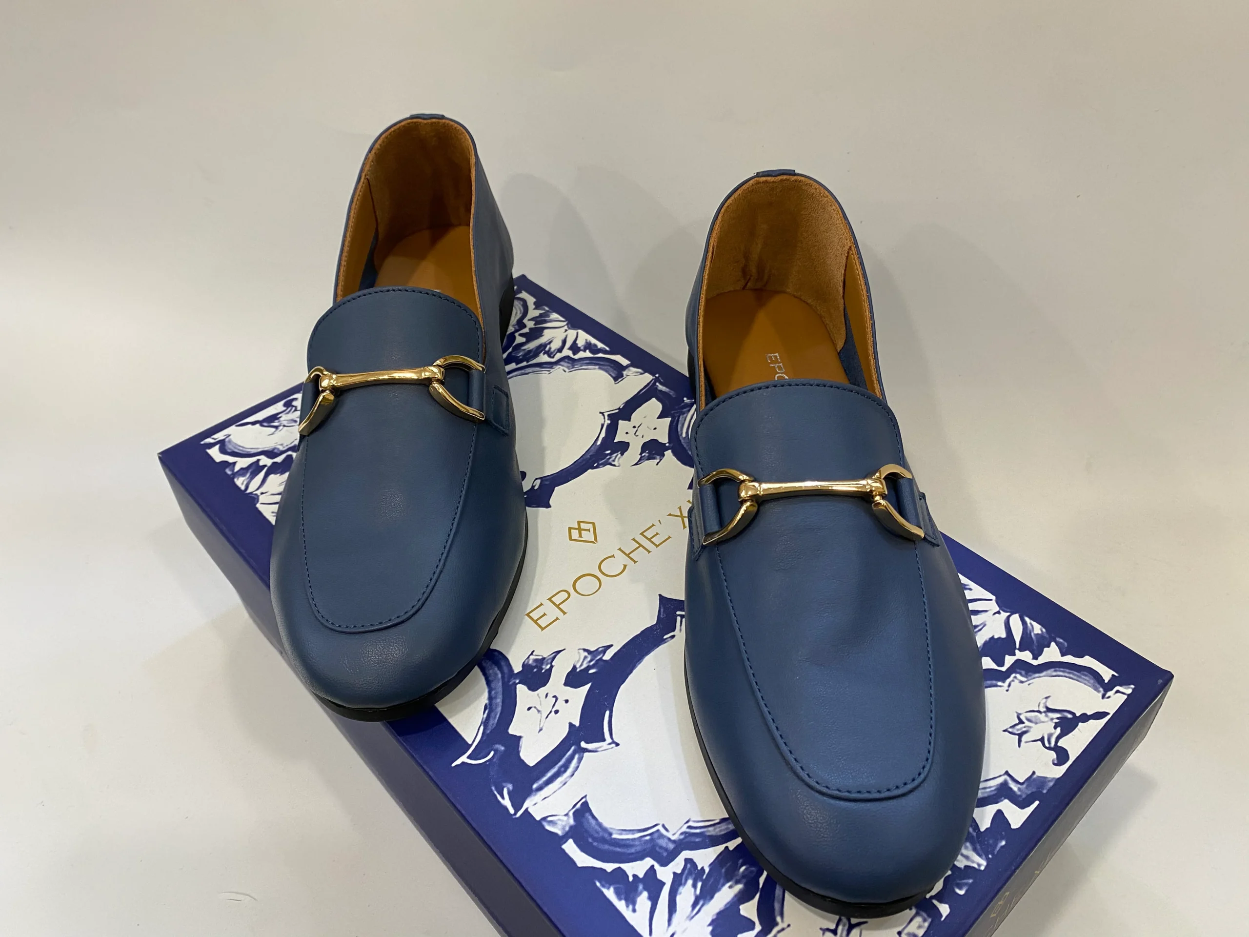 Epochè XI Napoli 29 mocassino basso donna in pelle blù navy con morsetto oro - immagine 3