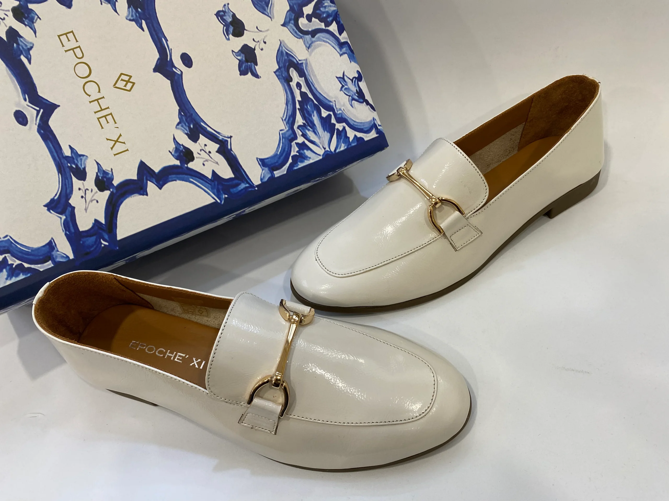 Epochè XI Napoli 29 mocassino basso donna in pelle beige con morsetto oro - immagine 4