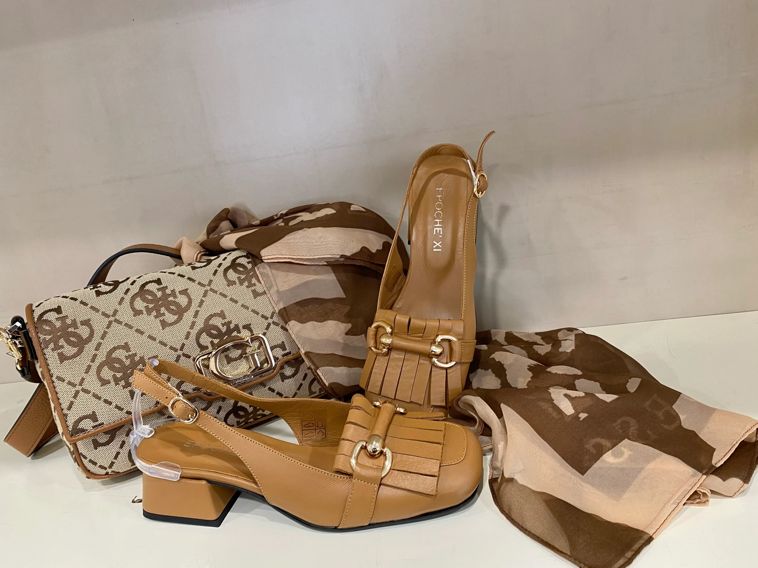 Epochè XI Venice 70 slingback donna a tacco medio in pelle cuoio con morsetto oro e frangie - immagine 5