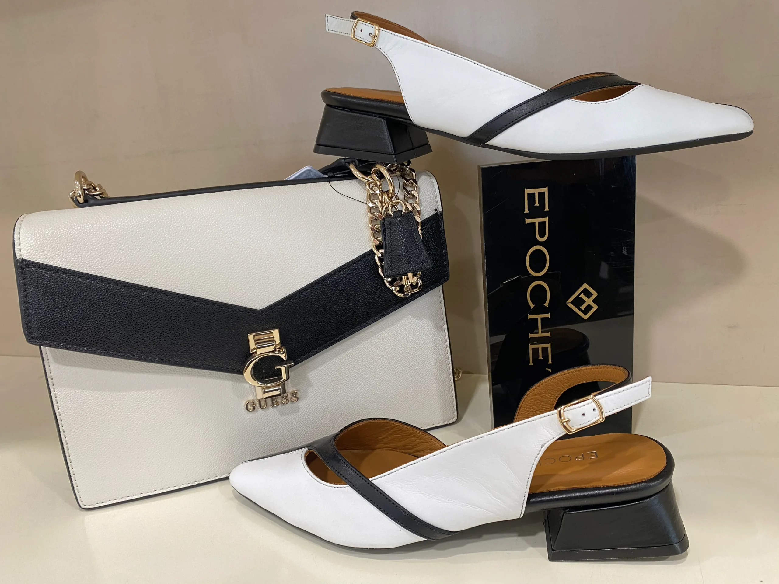 Epochè XI Limburg 23 dècolletè tacco medio in pelle bicolore bianco/nero - immagine 3