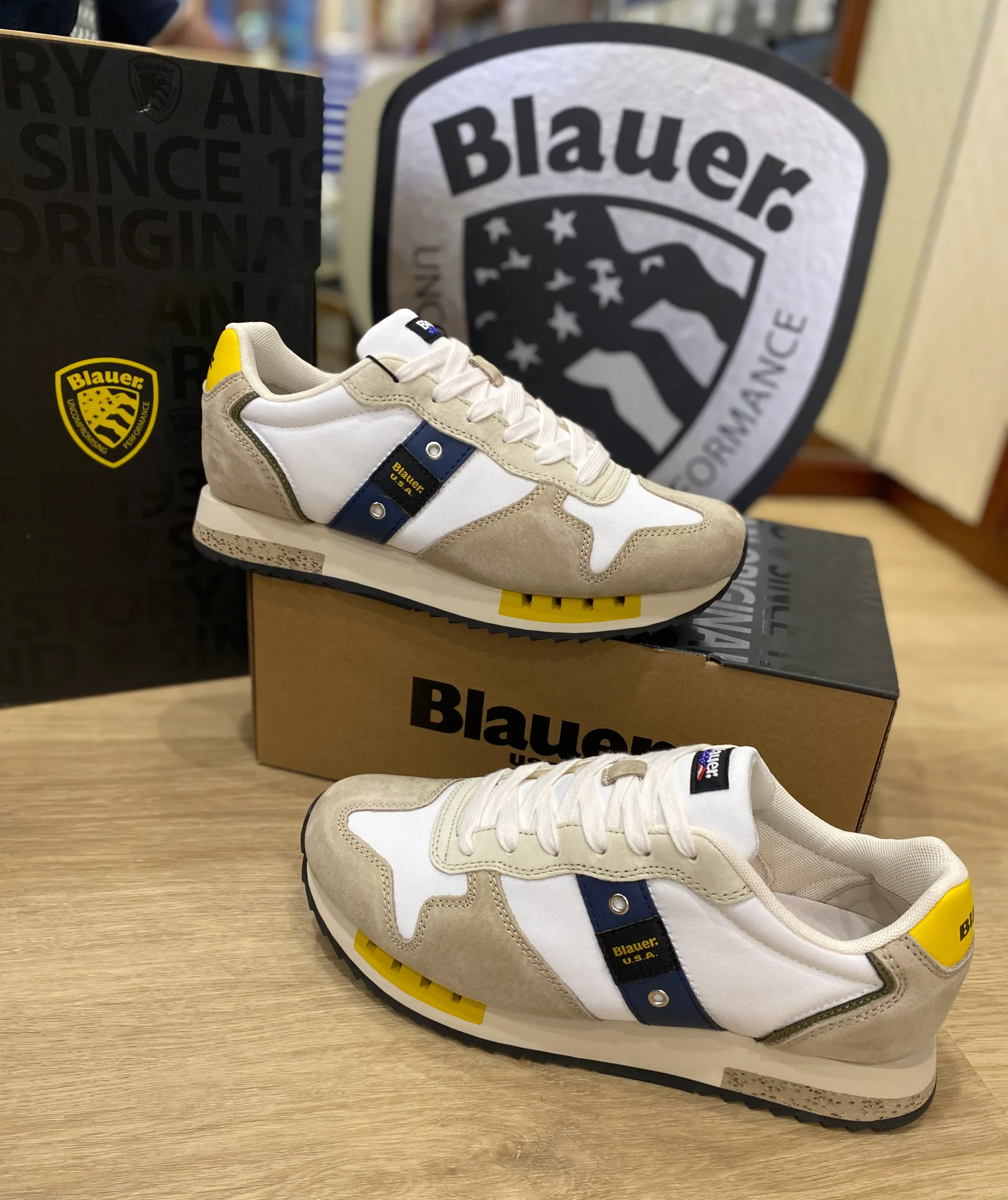 Blauer Queens 01 sneakers uomo in suede/mesh white/beige