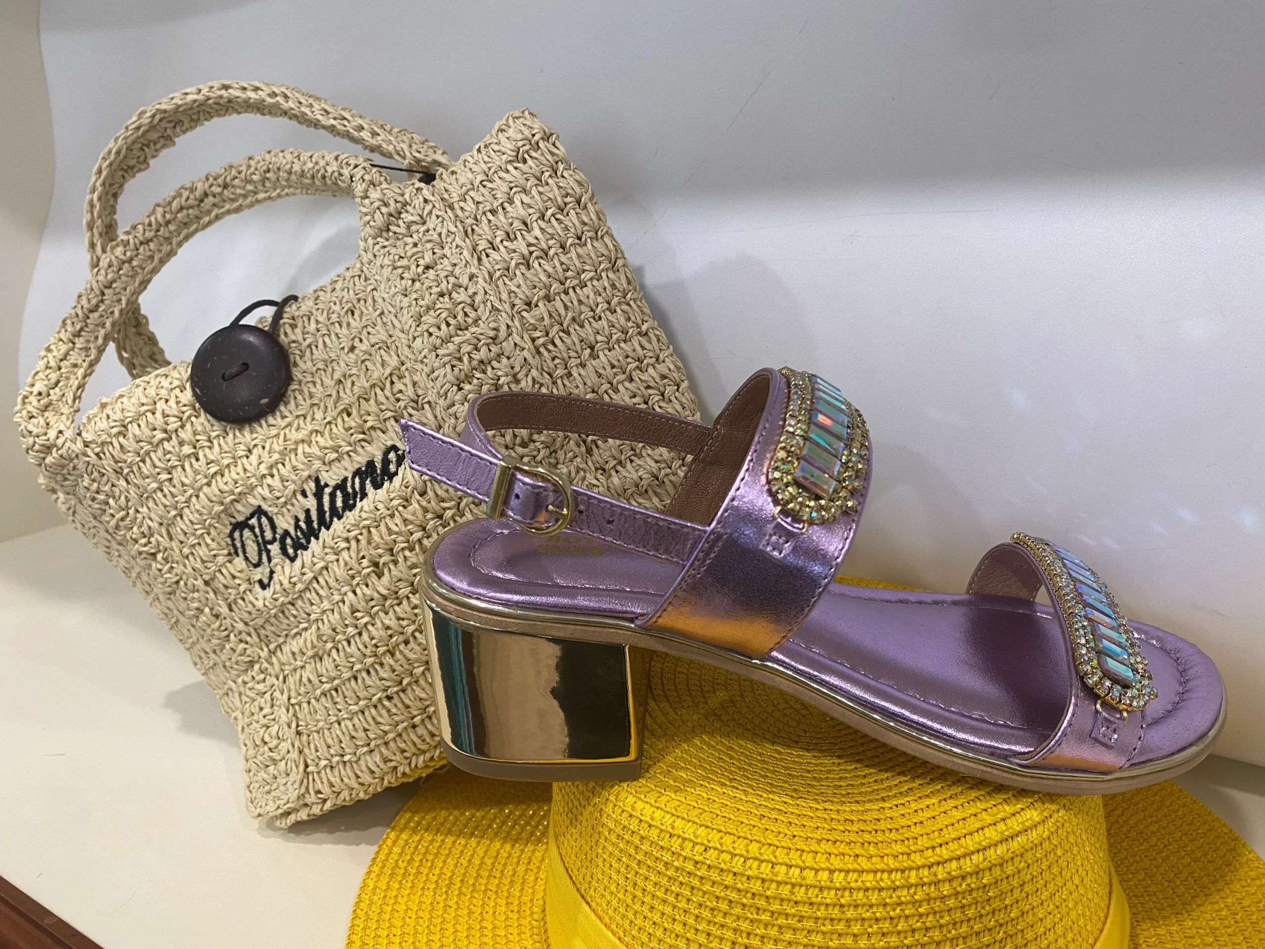 Bottega Smeralda 525LLC sandalo due fasce metallizzato lilla