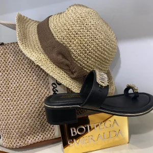 Bottega Smeralda 523LLQ sandalo infradito in pelle nero con accessori