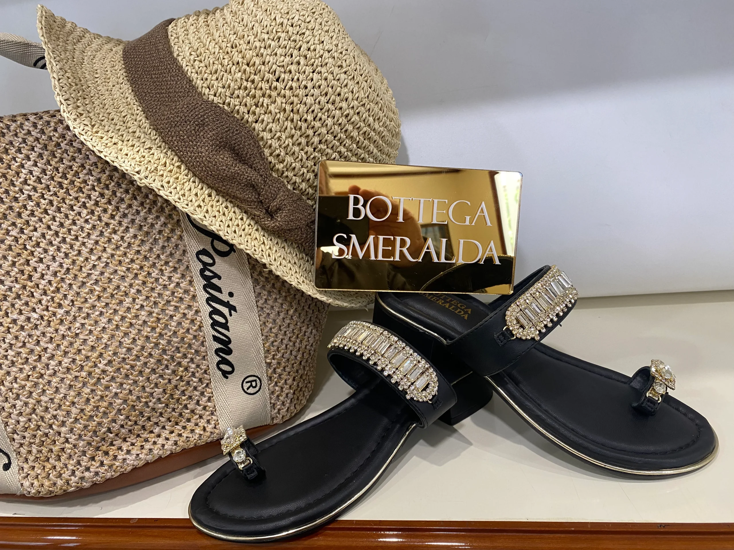 Bottega Smeralda 523LLQ sandalo infradito in pelle nero con accessori - immagine 4