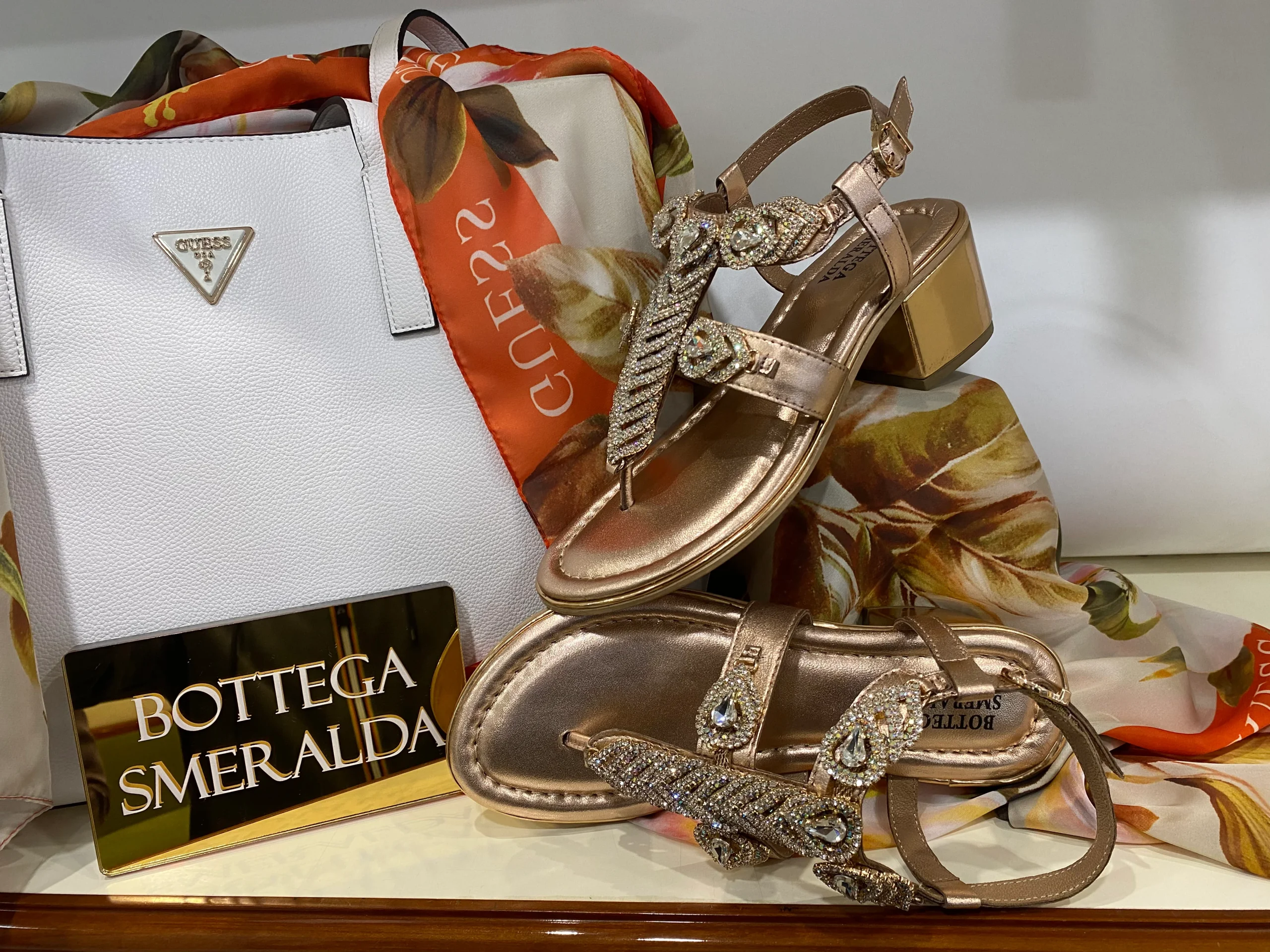 Bottega Smeralda 533LLC sandalo infradito con cinturino in pelle metallizzata rosa - immagine 4