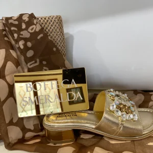 Bottega Smeralda 507LLQ ciabatta in pelle metallizzata oro con accessorio