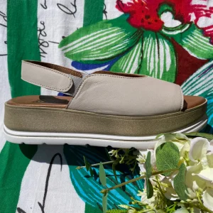 Bueno E3403 sandalo mono fascia con zeppa in pelle grigio