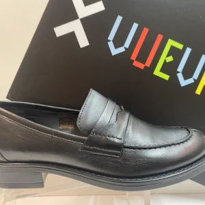 Vueva WS177R22 mocassini college in pelle donna