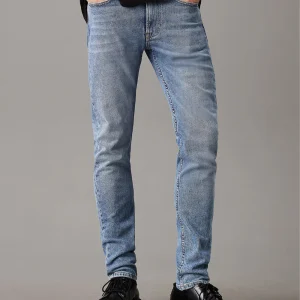 Jeans Calvin Klein Slim Taper in Denim Chiaro 326522