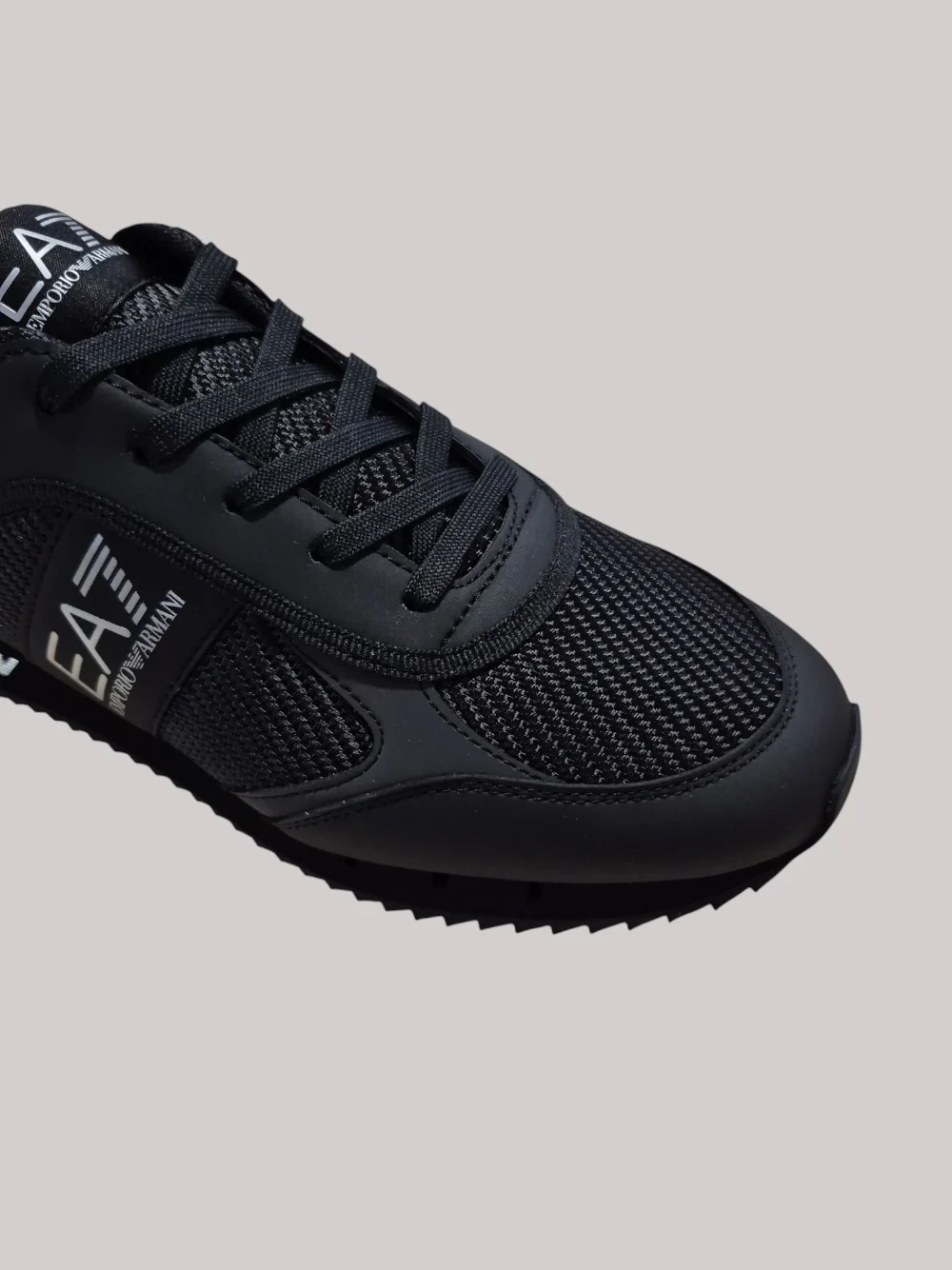 Black & White Carbon - immagine 7