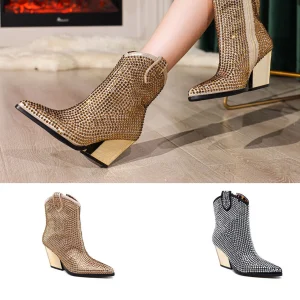 Stivaletti texani ricoperti di strass