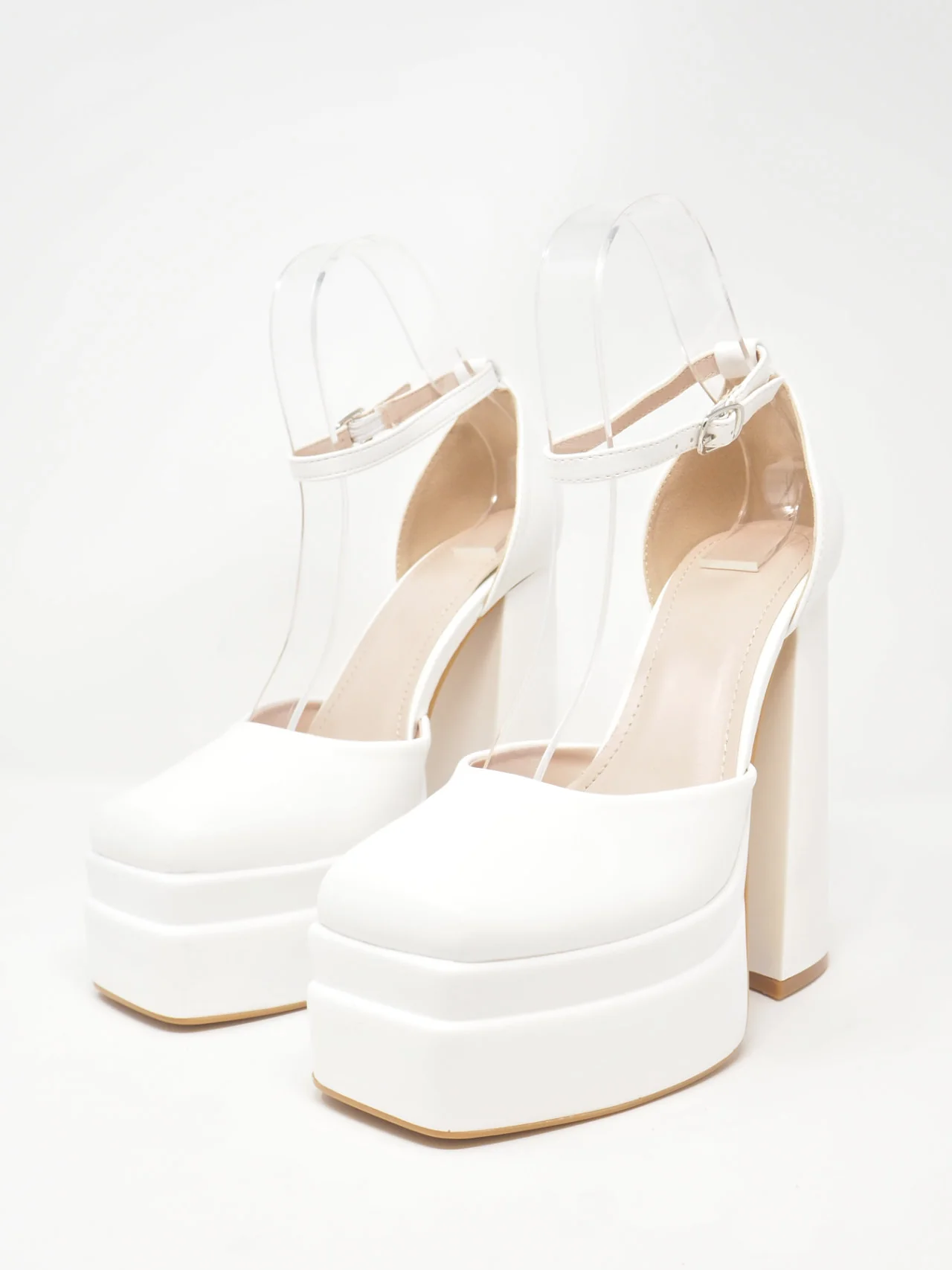 Décolleté con plateau e tacco grosso - immagine 5