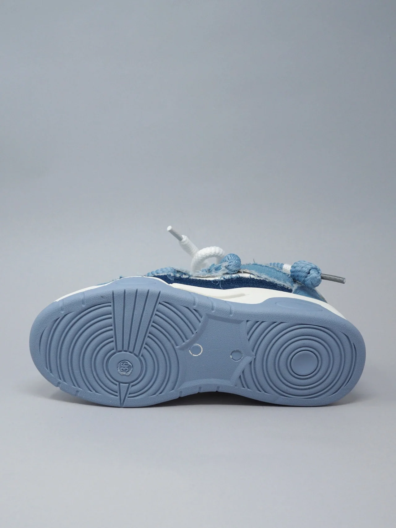 Sneakers con lacci grossi - immagine 4