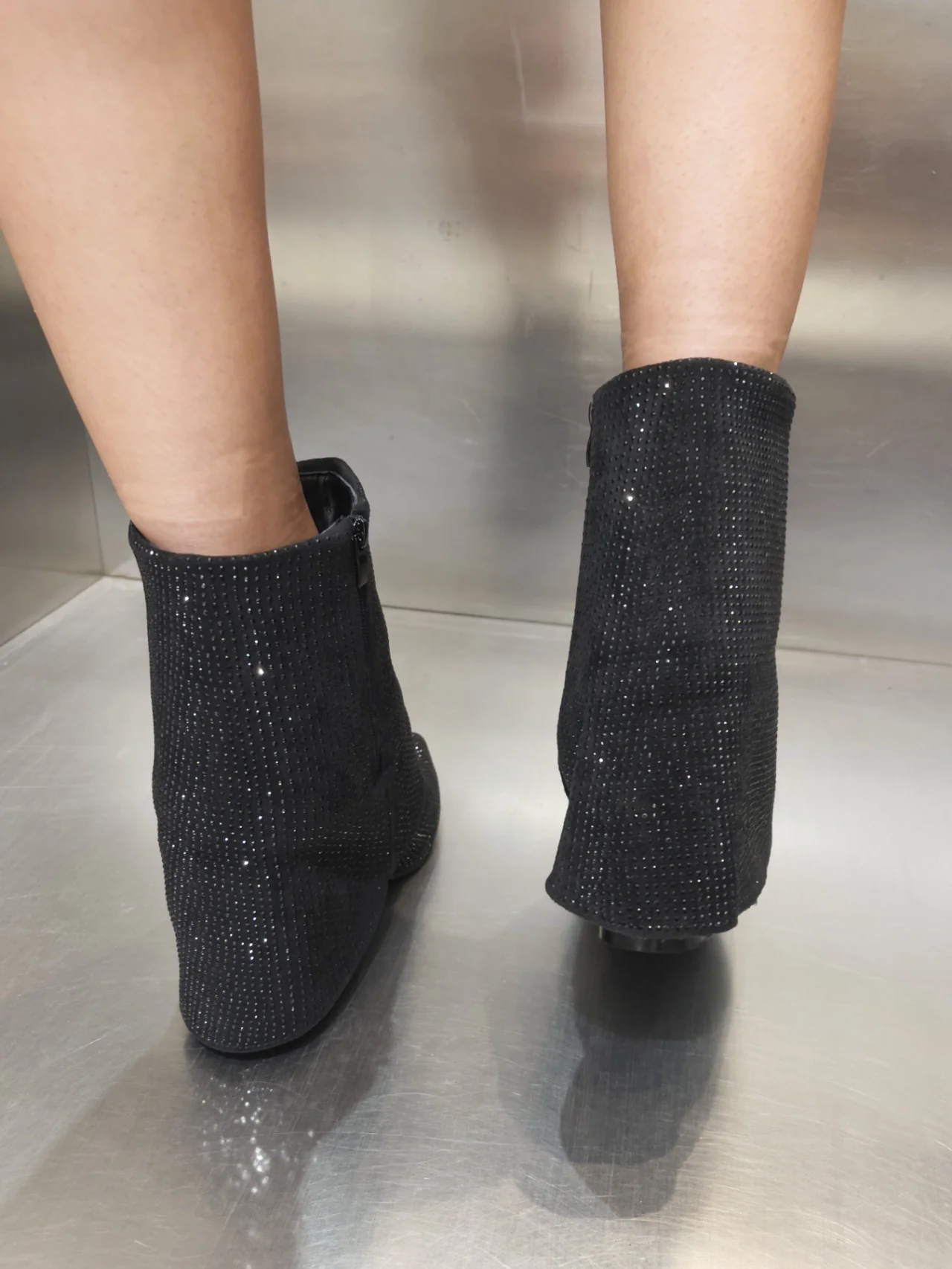 Tronchetti con risvolto e strass - immagine 6