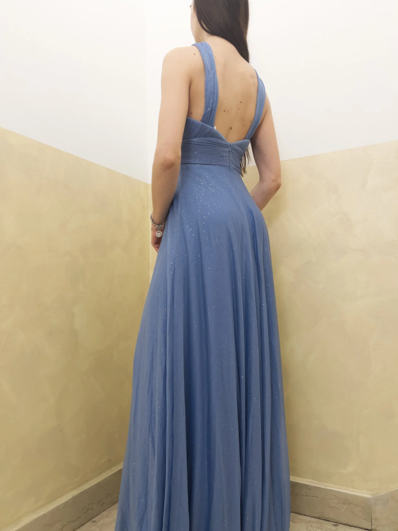 Abito con brillantini - immagine 5