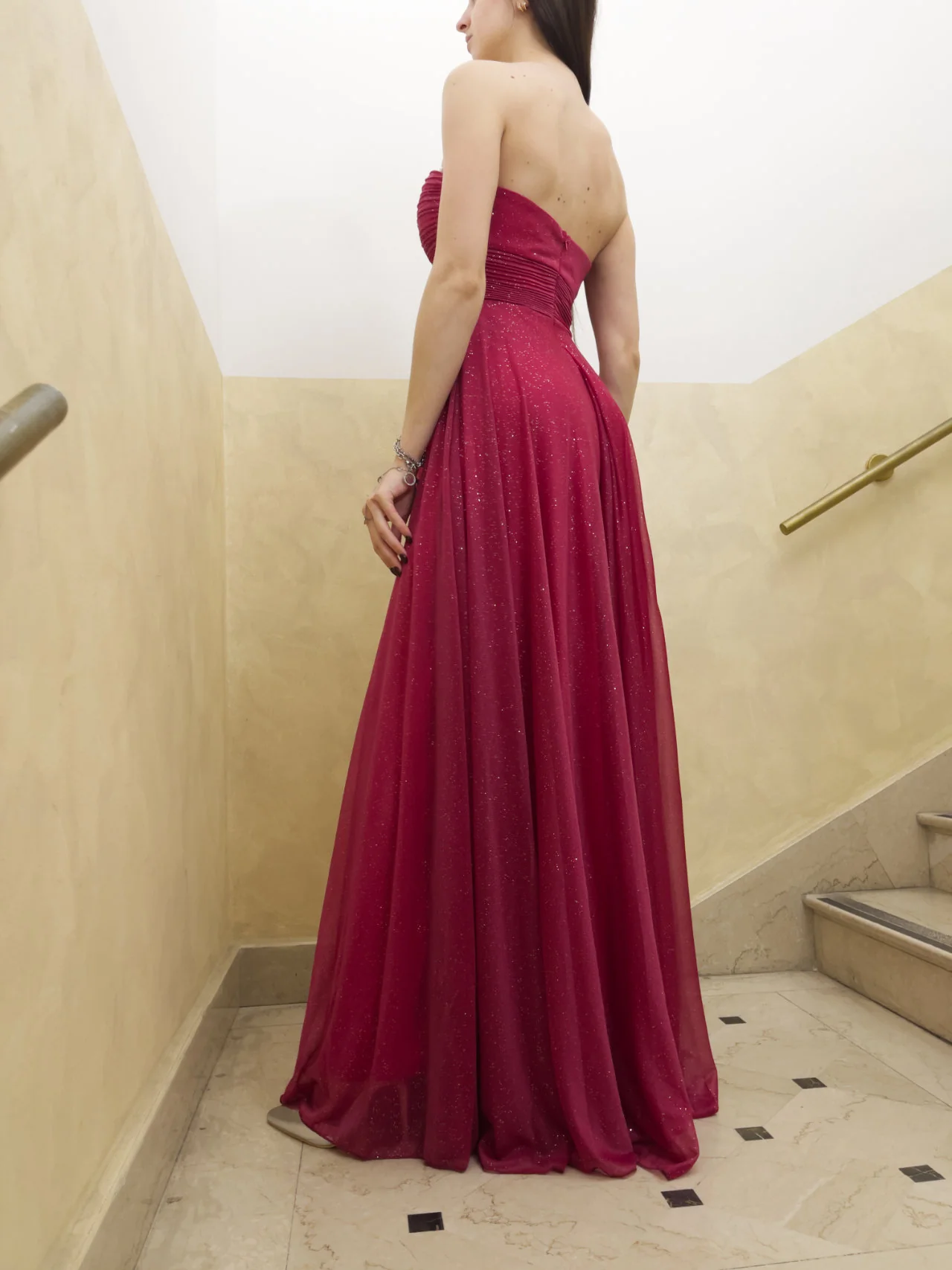 Abito a fascia con brillantini - immagine 6