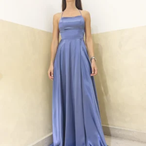 Abito in raso con schiena nuda