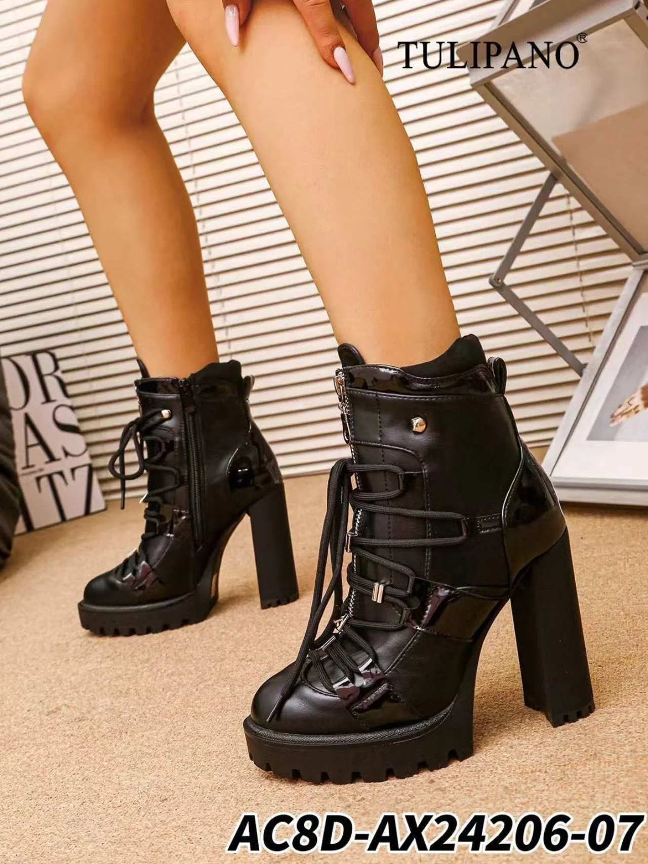 Tronchetti con plateau e lacci - immagine 2