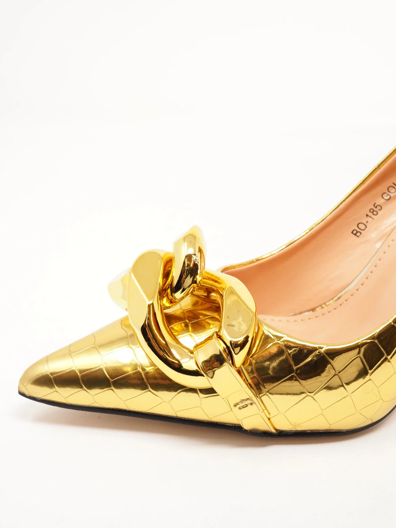 Décolleté a punta con catena grossa - immagine 8