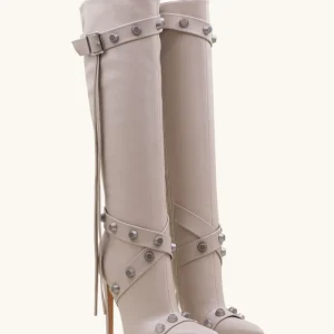 Stivali con borchie e tacco fino