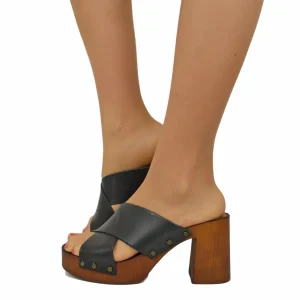 Zoccoli Donna Fascia Incrociata Neri in Pelle Ingrassata con Suola Morbida Imbottita