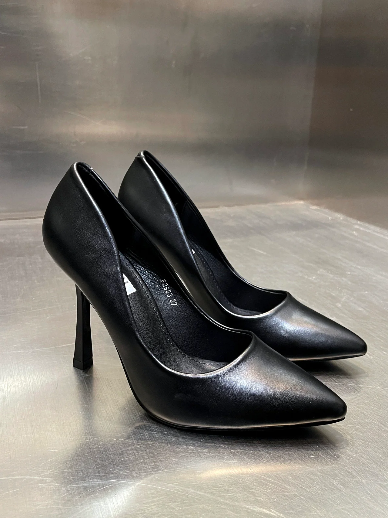 Décolleté in ecopelle - immagine 8