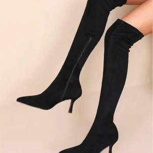 Stivali alti in camoscio con tacco fino