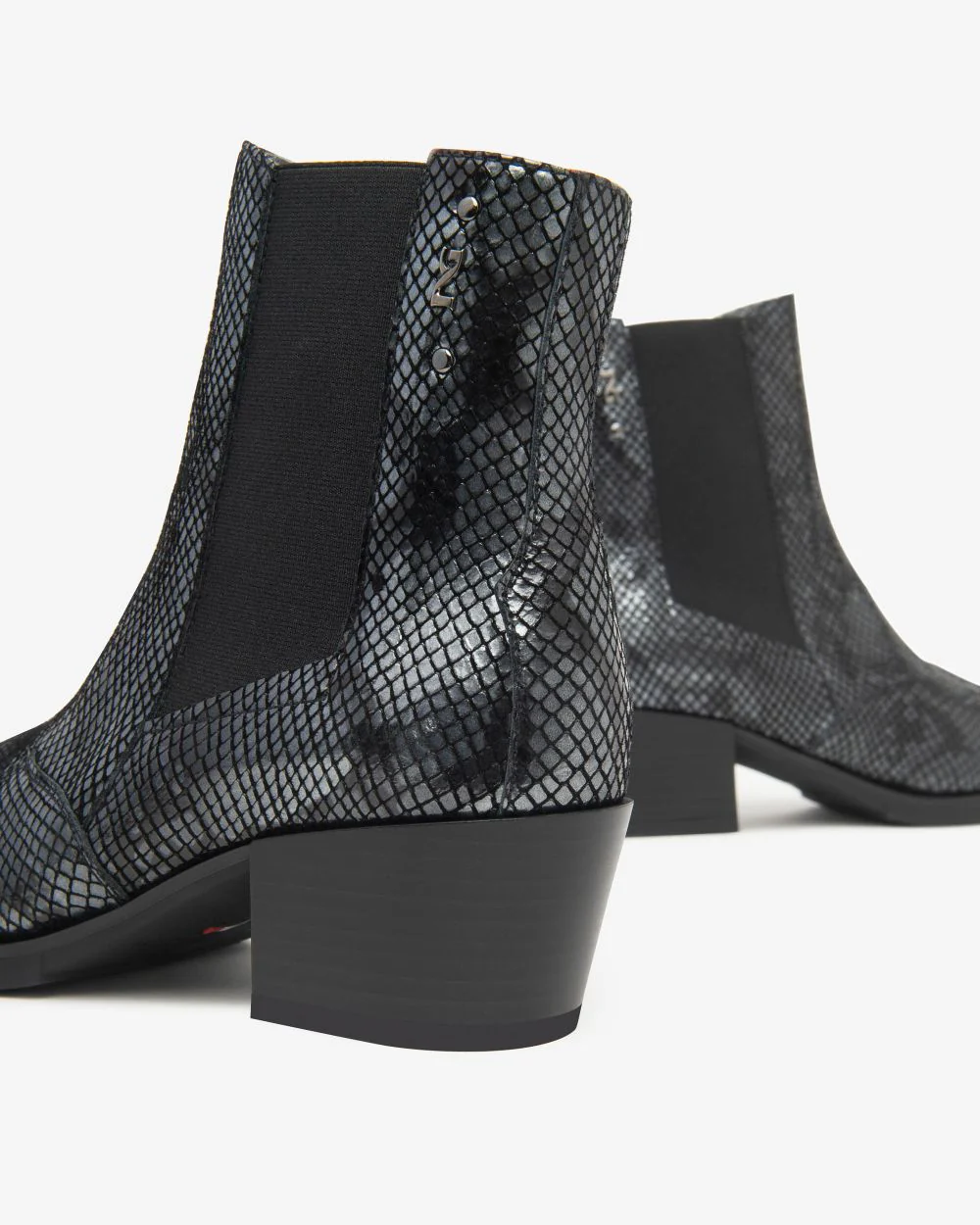 Nero Giardini I513910D Stivaletti Chelsea Donna in Pelle notte o nickel - immagine 9