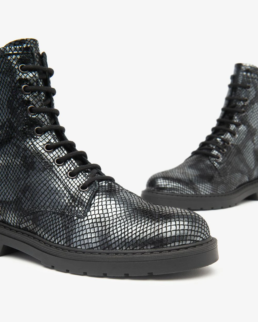 Nero Giardini I513946D Anfibi Donna in Pelle nickel nero - immagine 4