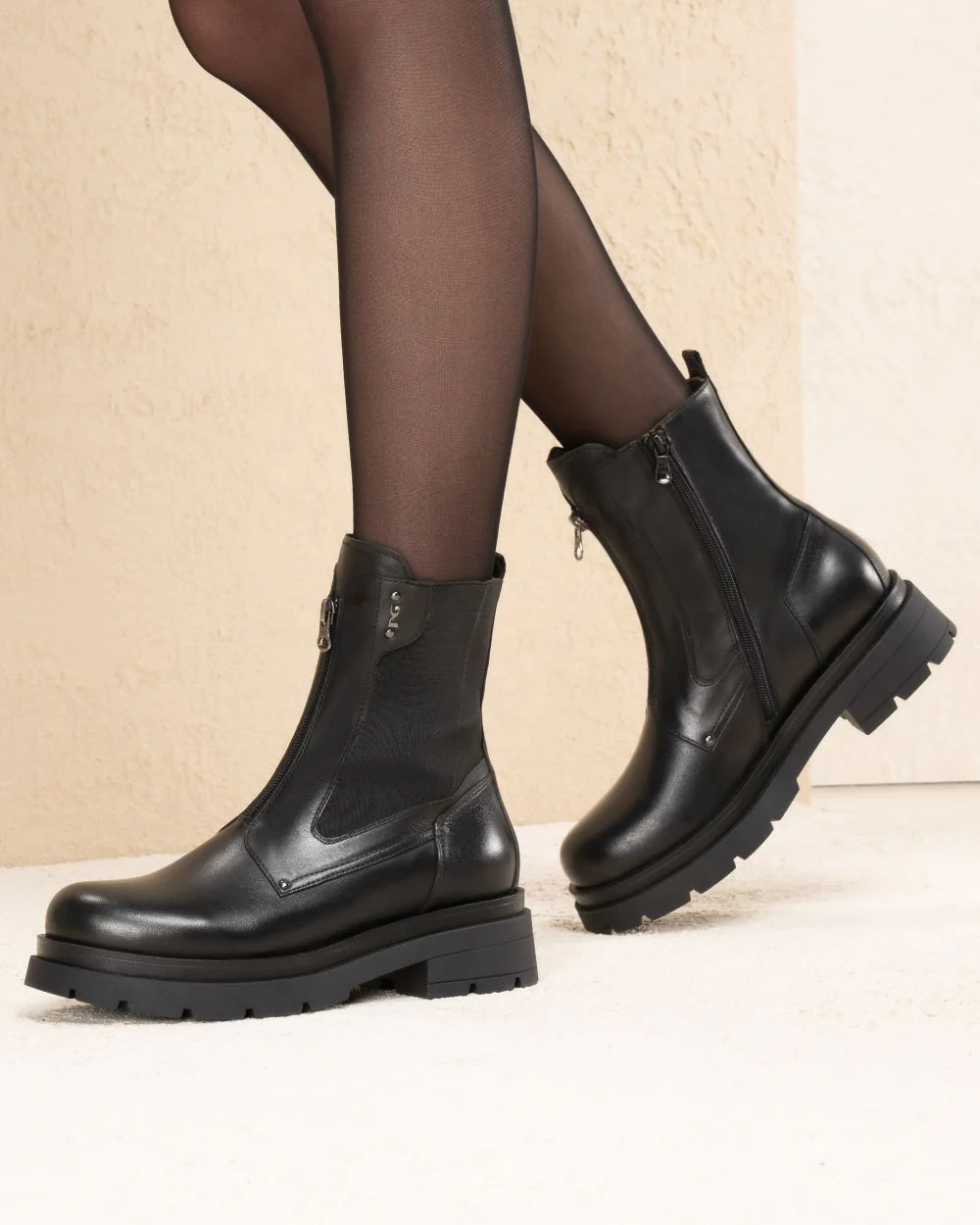 Nero Giardini I514780D Stivaletti Chelsea Donna in Pelle e Tessuto nero