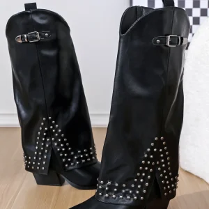 Texani con risvolto e borchie