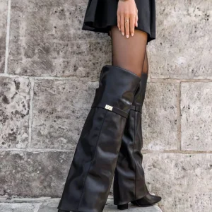 Stivali sopra le ginocchia con risvolto