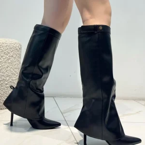 Stivali con risvolto e tacco a spillo