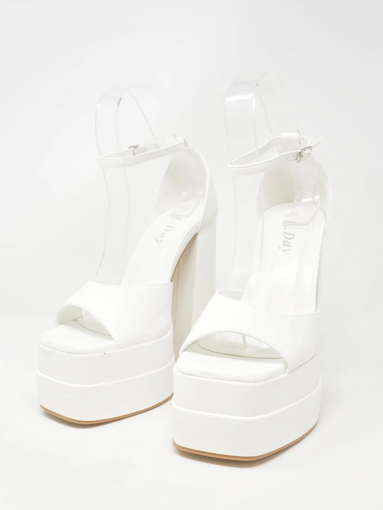 Sandali con plateau e tacco grosso - immagine 8