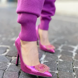 Décolleté con rettangolo di strass