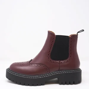 Stivaletti con ricamo inglese