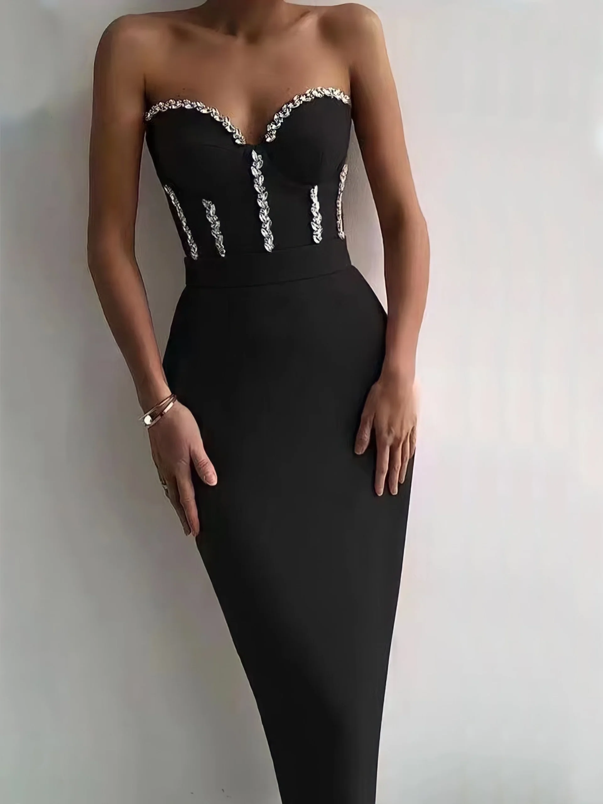 Abito bandage con pietre strass - immagine 8