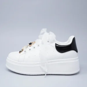 Sneakers con fiocco e accessori