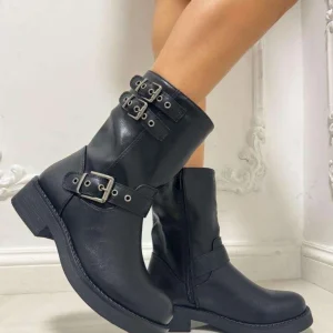 Stivaletti biker con fibbie