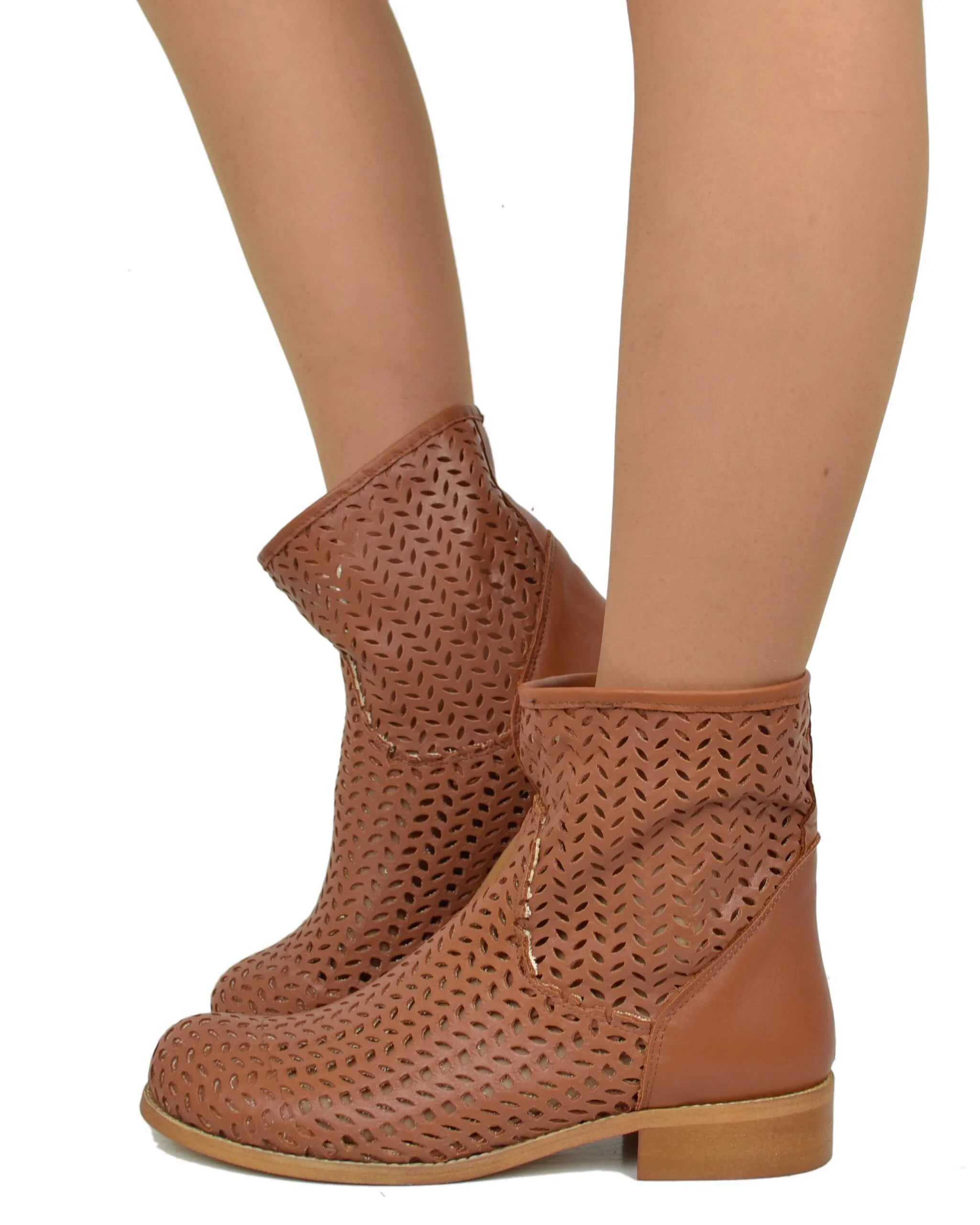 Stivaletti Donna Traforati alla Caviglia in Pelle Made in Italy Cuoio - immagine 2