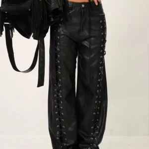 Pantaloni in ecopelle con lacci