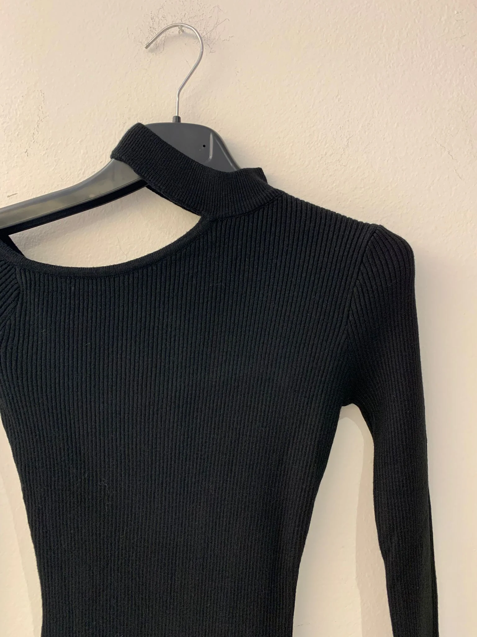 Abito a costine elasticizzato nero - immagine 3